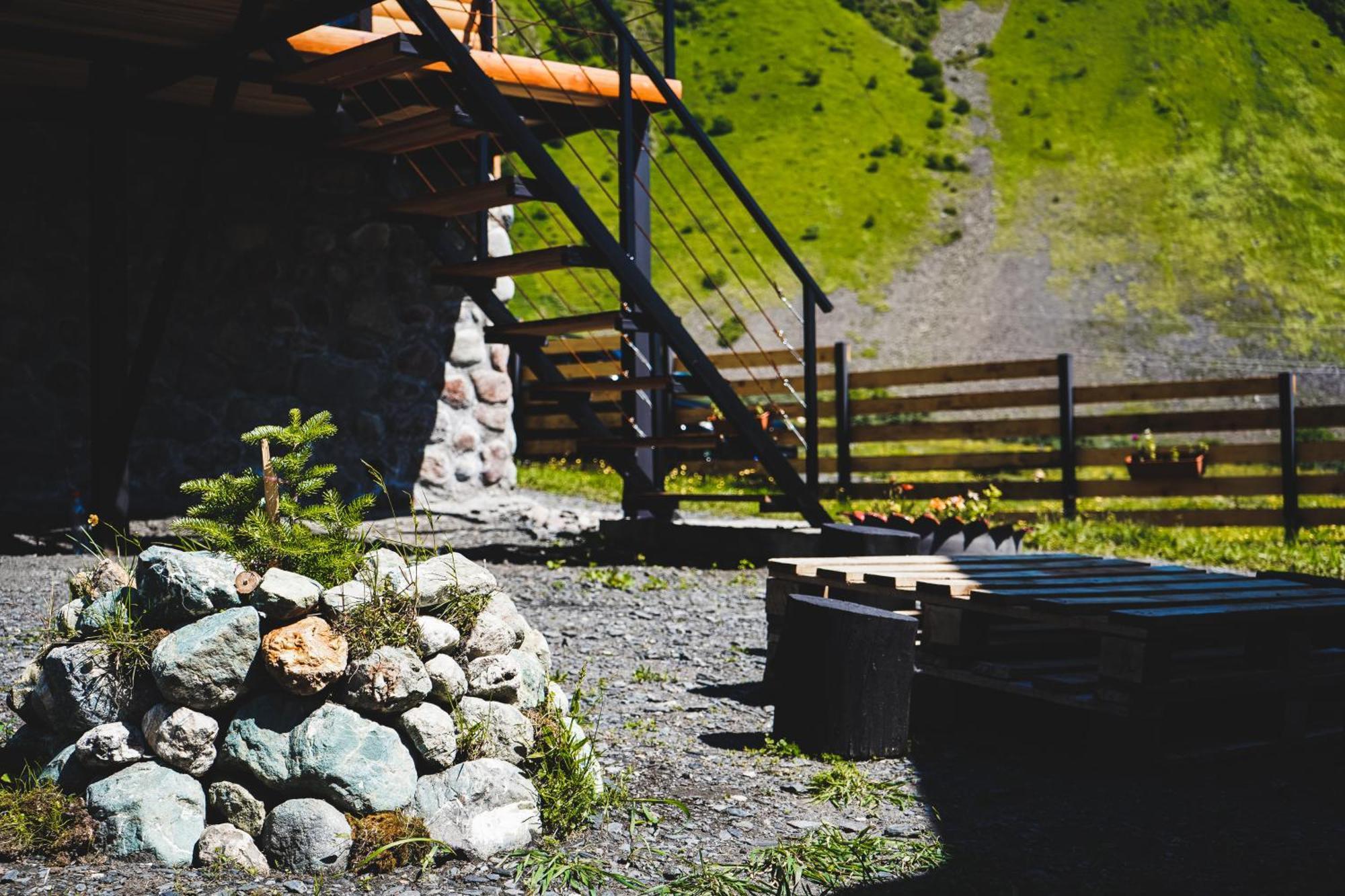 Traveler'S Cottages In Kazbegi Kültér fotó