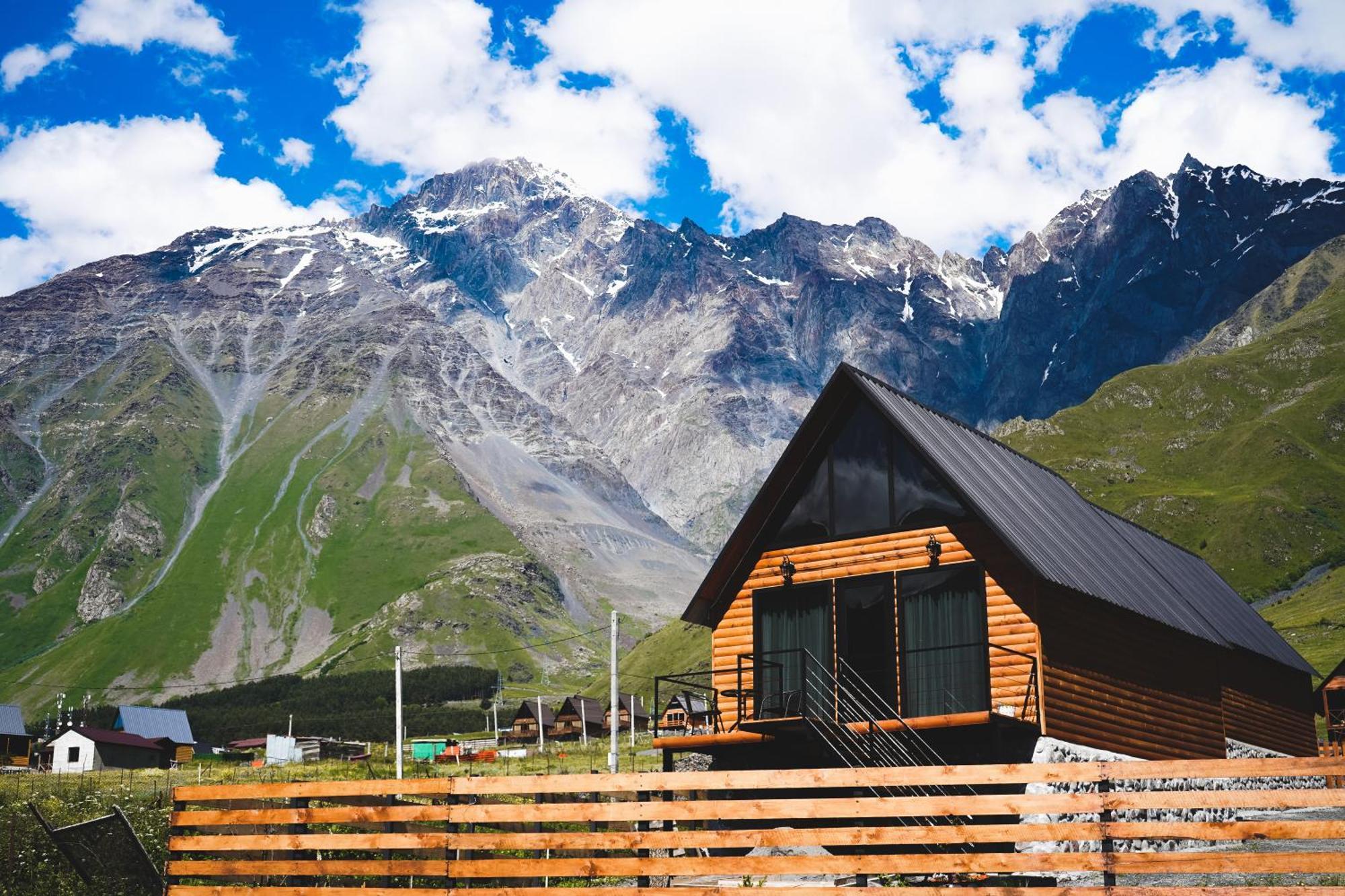 Traveler'S Cottages In Kazbegi Kültér fotó