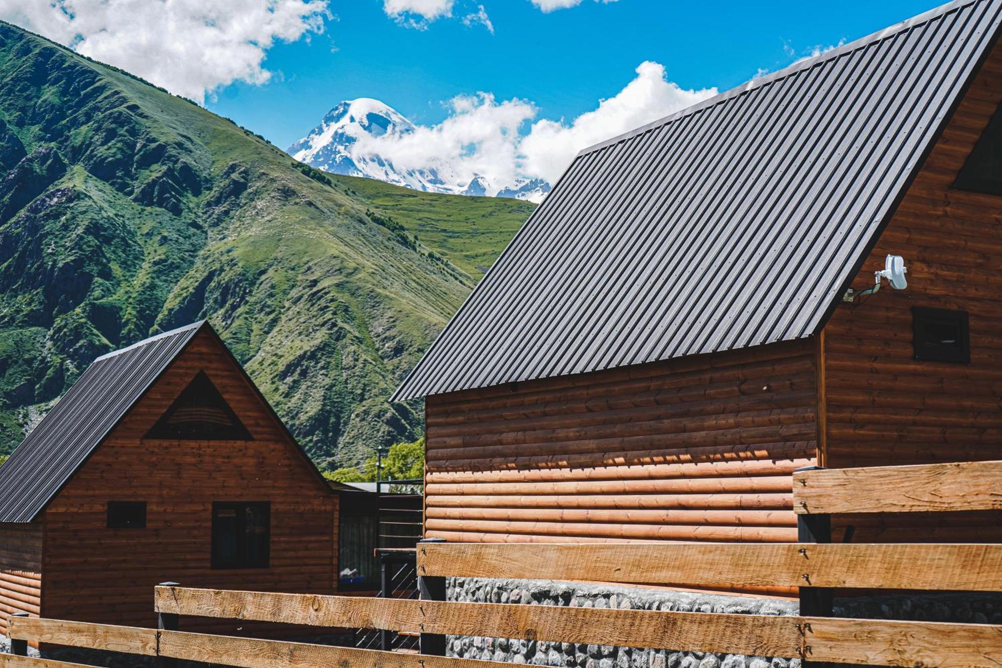 Traveler'S Cottages In Kazbegi Kültér fotó